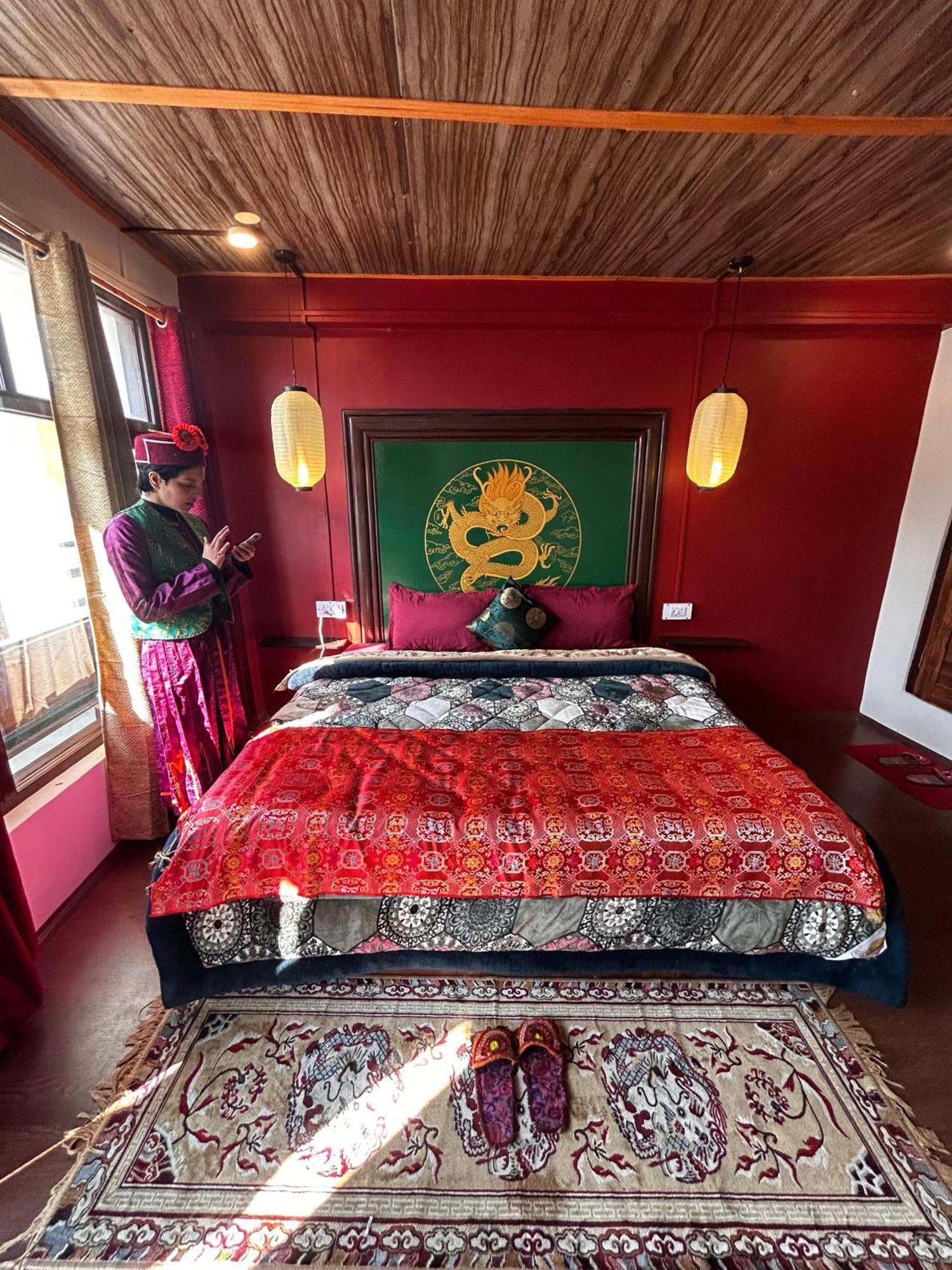 Kyelang Times Hostel Buitenkant foto